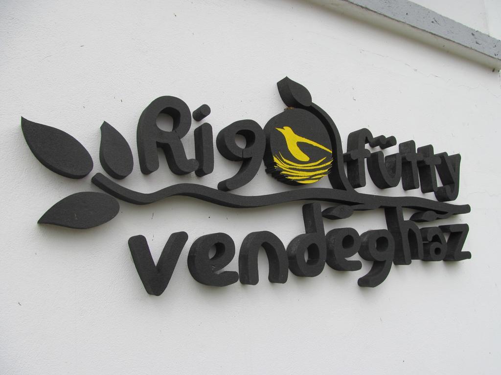 Tiszaalpar Rigofuetty Vendeghaz酒店 外观 照片